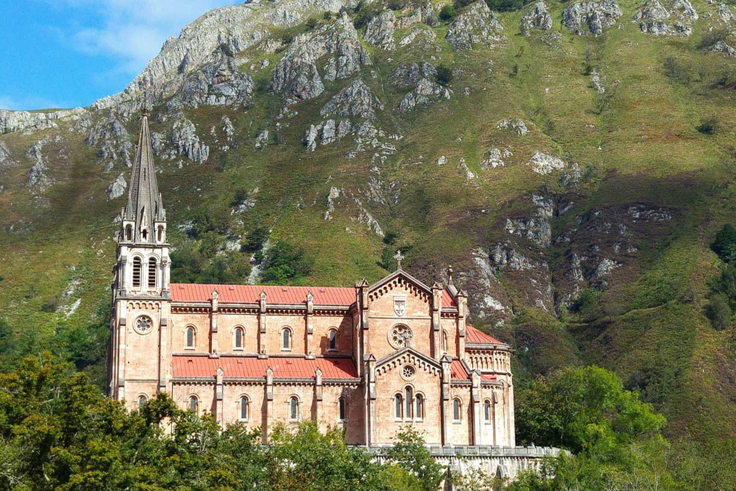 Santuario-de-Covadonga-ESPAÑA-SPAIN-SANTUARIO